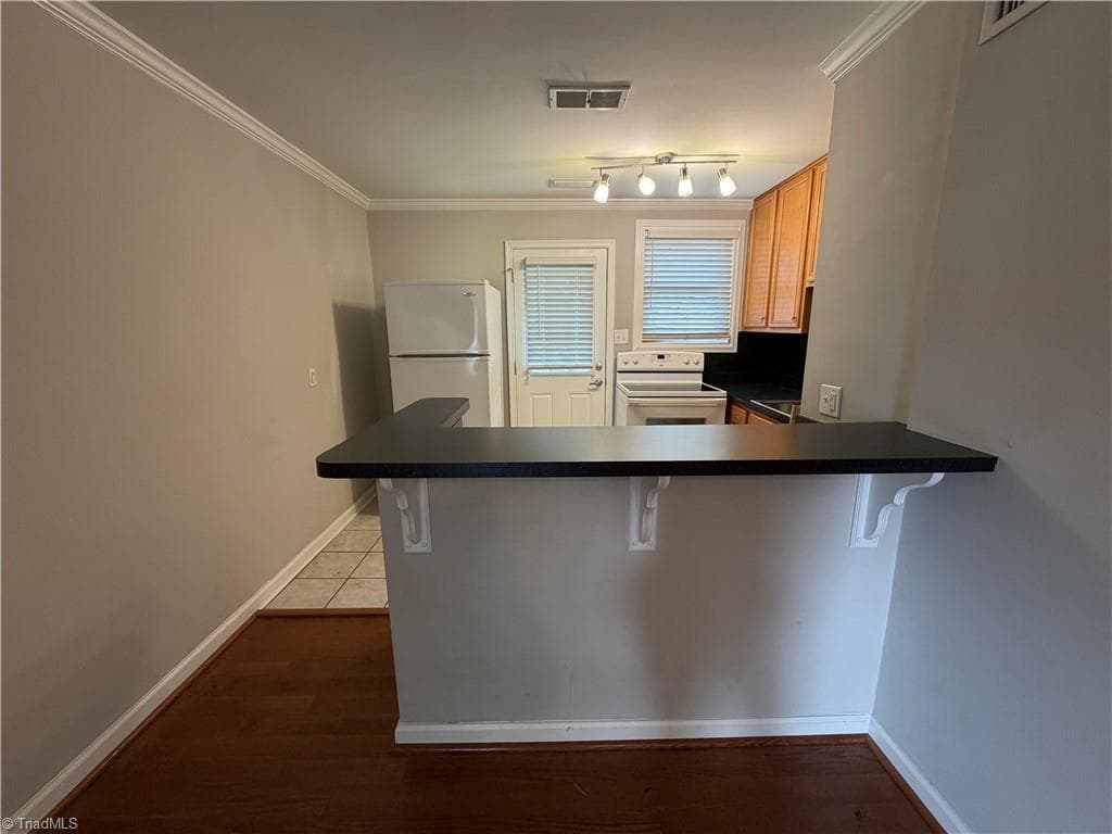 Stick/Site Built at 1828 Villa Drive, Greensboro NC 27403, Greensboro, photo 9 of 36