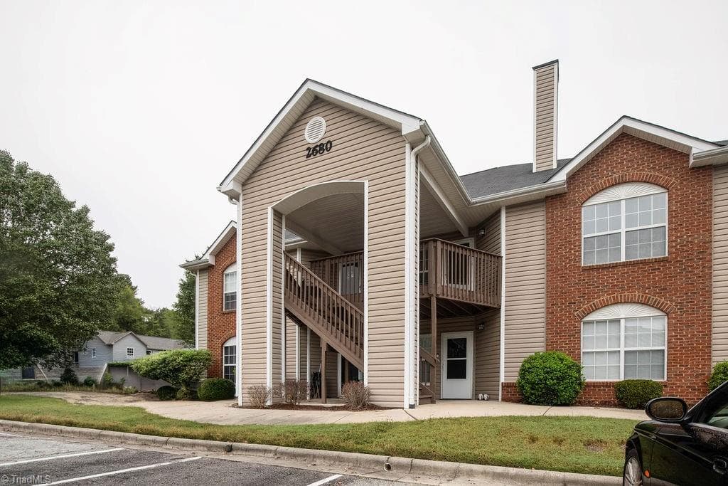 2680 Ingleside Drive # 2B, High Point NC 27265