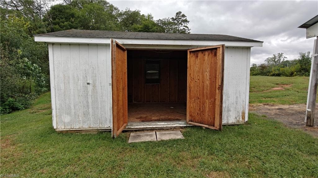 Stick/Site Built at 5441 US Highway 21, Jonesville NC 28642, Jonesville, photo 20 of 22