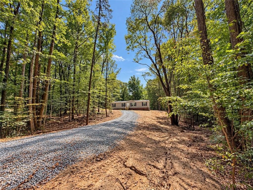 Manufactured Home at 211 Paul Workman Road, Lexington NC 27292, Lexington, photo 2 of 22