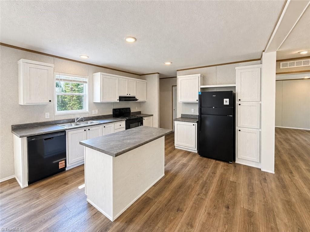 Manufactured Home at 211 Paul Workman Road, Lexington NC 27292, Lexington, photo 4 of 22