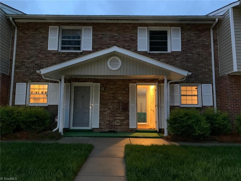 101 Oxford Place # 17, High Point NC 27262
