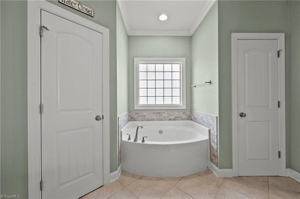 Relaxing soaking tub - 1249 Meadow Chase Drive, Lewisville NC 27023, Lewisville