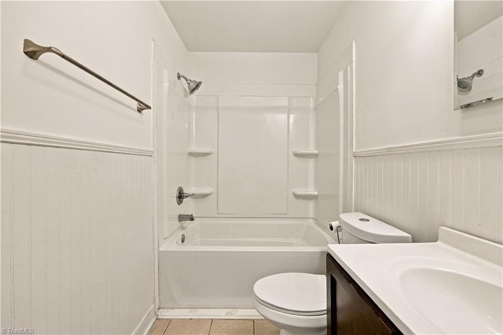 Duplex at 5038 Pinewood Drive, Winston-Salem NC 27106, Winston-Salem, photo 25 of 62
