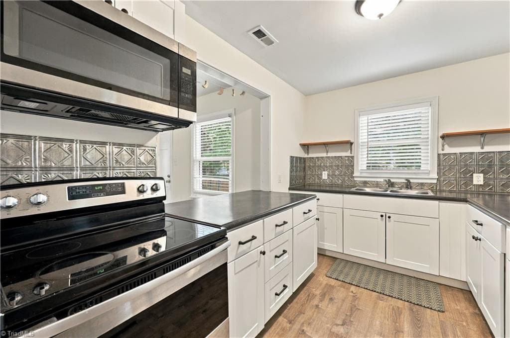 Duplex at 5038 Pinewood Drive, Winston-Salem NC 27106, Winston-Salem, photo 17 of 62