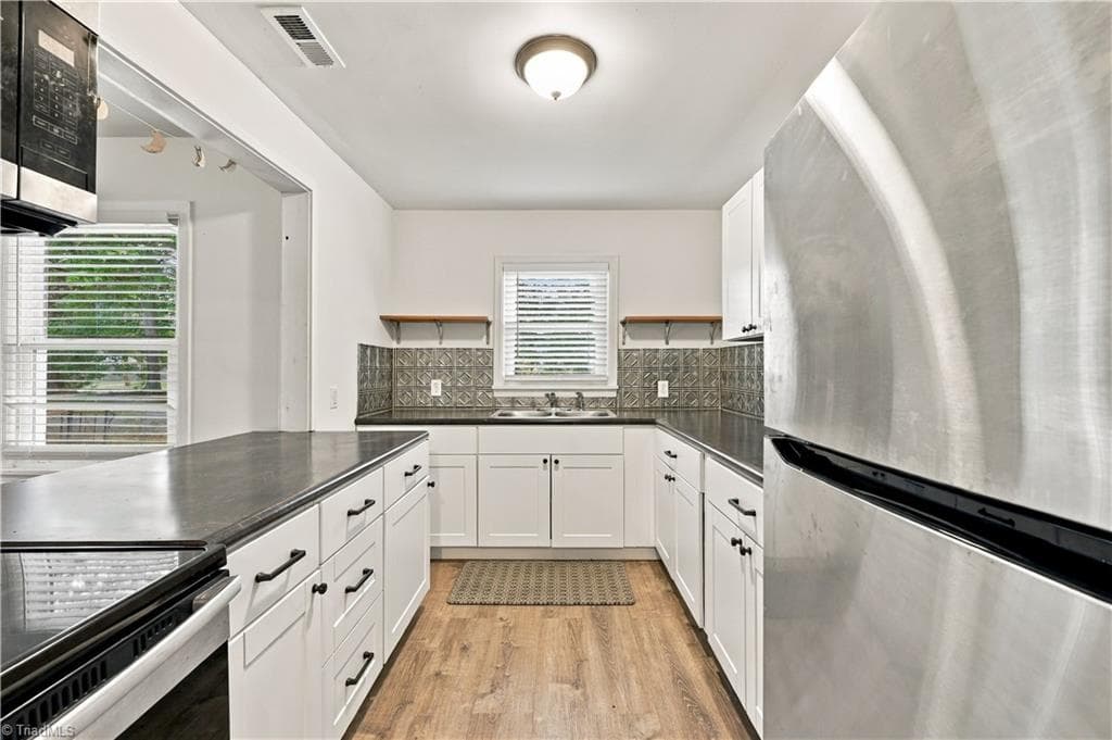 Duplex at 5038 Pinewood Drive, Winston-Salem NC 27106, Winston-Salem, photo 15 of 62