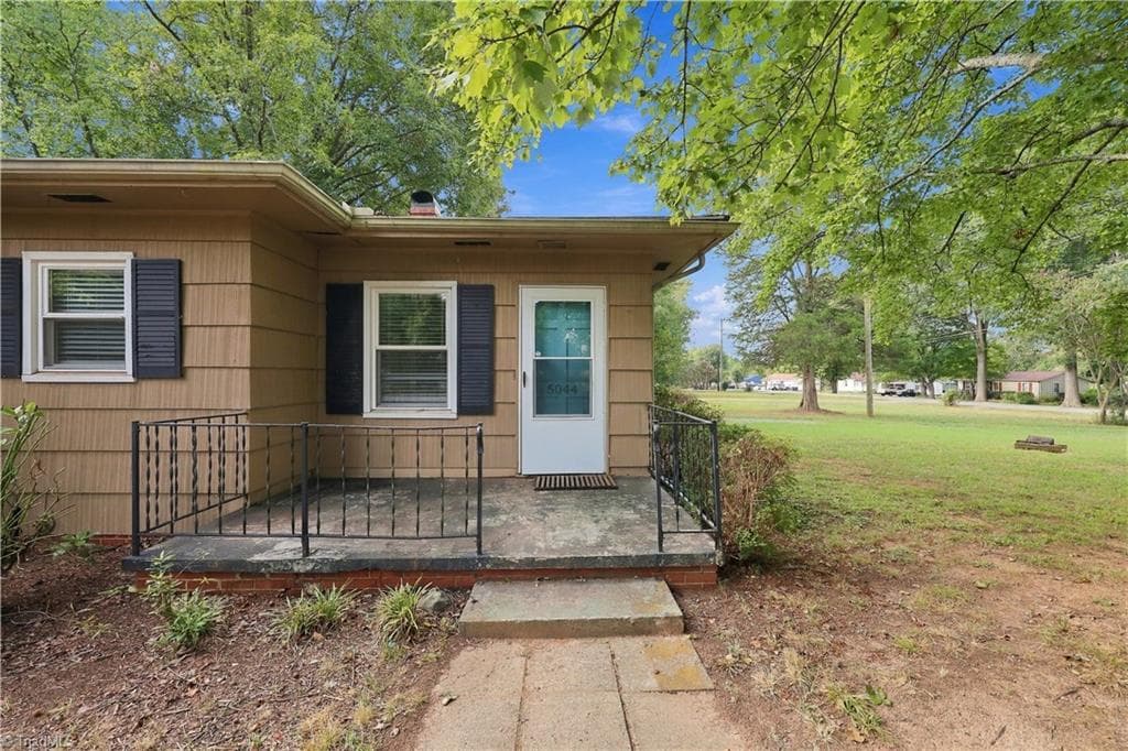 Duplex at 5038 Pinewood Drive, Winston-Salem NC 27106, Winston-Salem, photo 49 of 62