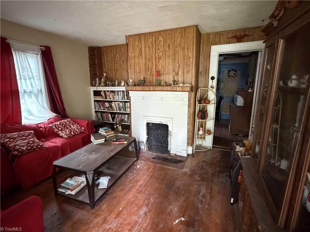 Stick/Site Built at 1121 W Northwood Street, Greensboro NC 27408, photo 3 of 7