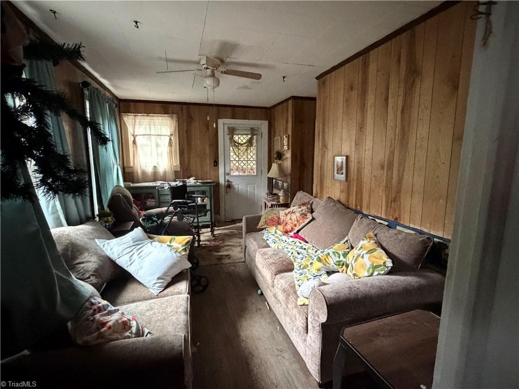 Stick/Site Built at 1121 W Northwood Street, Greensboro NC 27408, photo 5 of 7