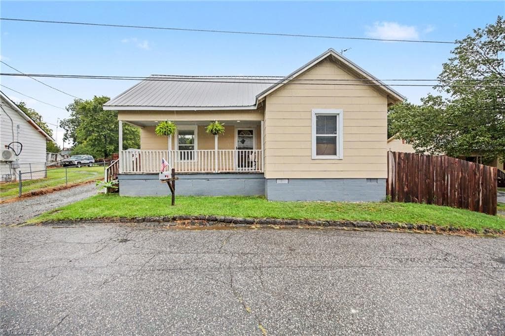 208 Copley Street, Lexington NC 27292