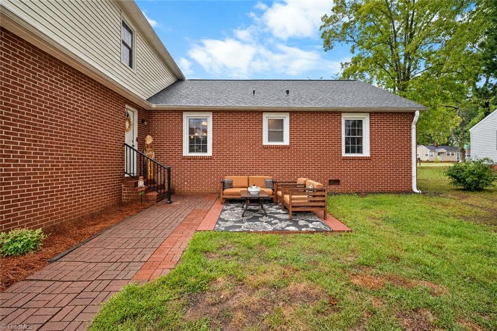 Stick/Site Built at 218 Center Street, Kernersville NC 27284, photo 4 of 46