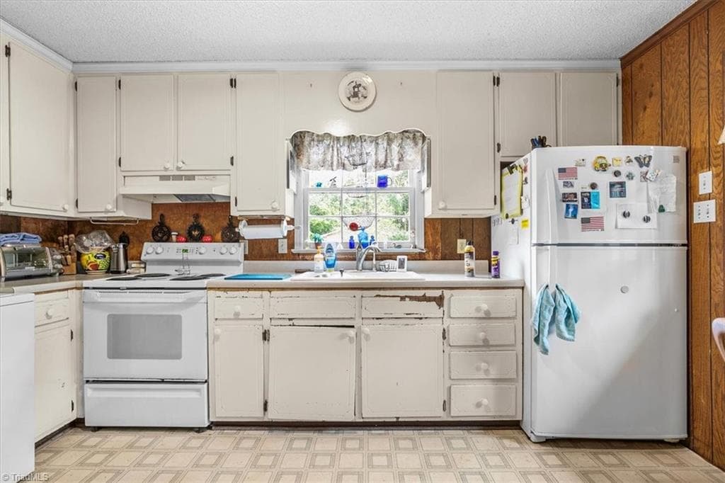 Kitchen, another view - 5822 RuralView Road, Gibsonville NC 27249, Gibsonville
