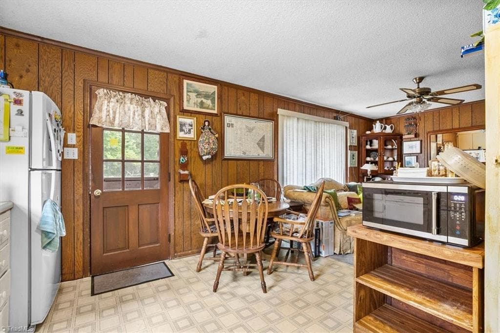 Eat-in kitchen with back door access - 5822 RuralView Road, Gibsonville NC 27249, Gibsonville