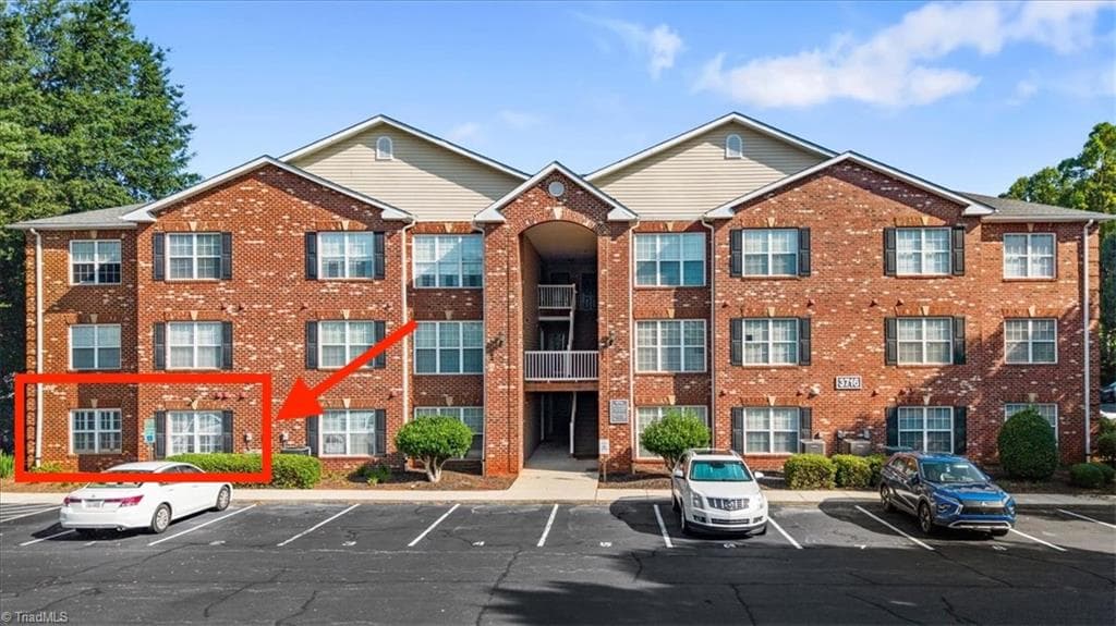 Stick/Site Built at 3716 Cotswold Avenue # B, Greensboro NC 27410, photo 2 of 35