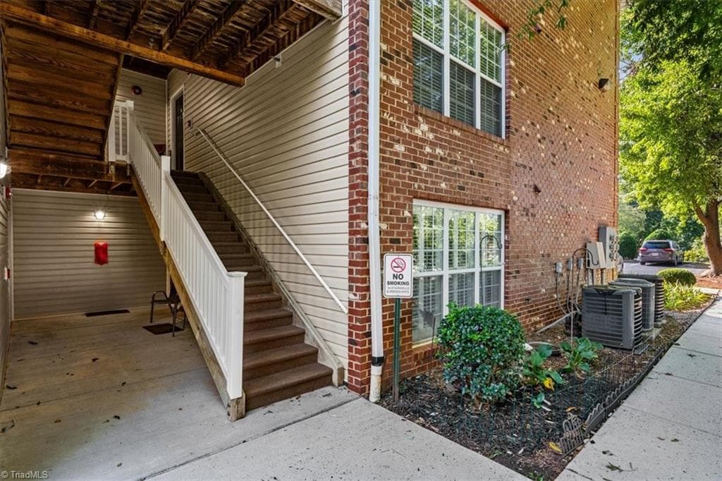 Stick/Site Built at 3716 Cotswold Avenue # B, Greensboro NC 27410, photo 5 of 35