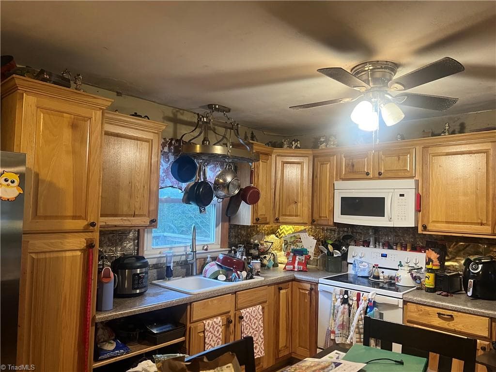 Stick/Site Built at 262 Woodcreek Drive, Mount Airy NC 27030, Mount Airy, photo 5 of 16