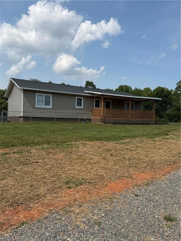 1037 Sues Farm Lane, Yadkinville NC 27055