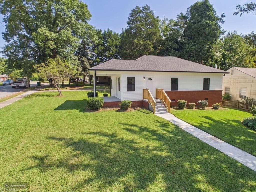 Stick/Site Built at 812 Arlington Street, High Point NC 27260, photo 2 of 27
