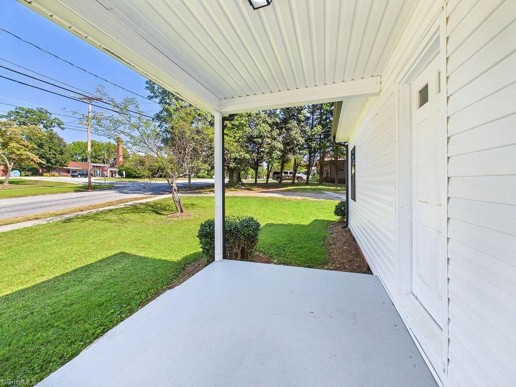 Stick/Site Built at 812 Arlington Street, High Point NC 27260, photo 16 of 27