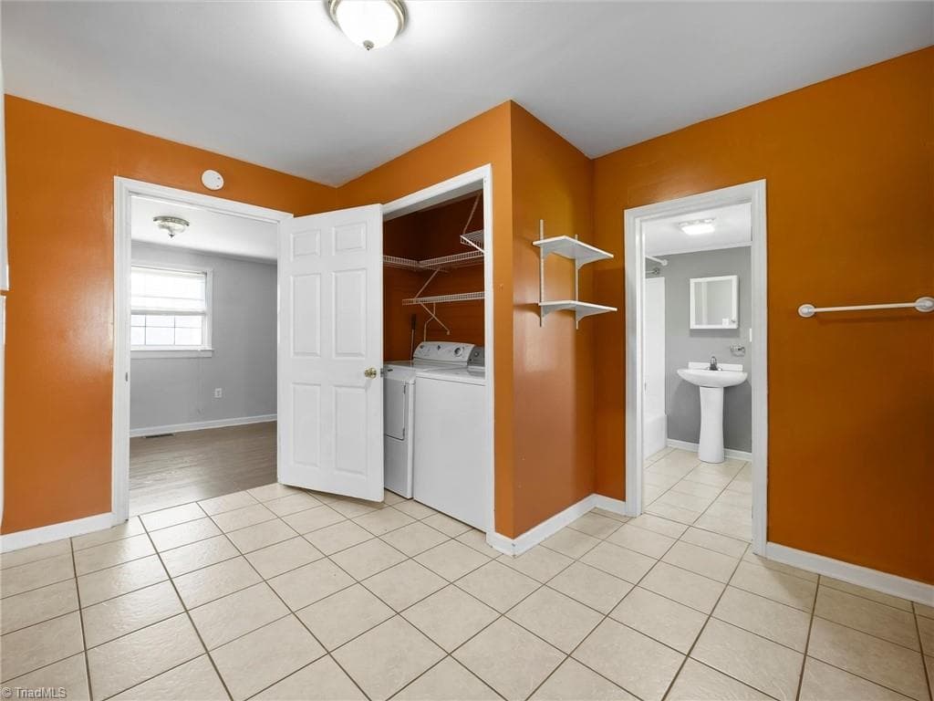 Full bath and second bedroom off kitchen - 24 Forest Hill Road, Lexington NC 27295, Lexington