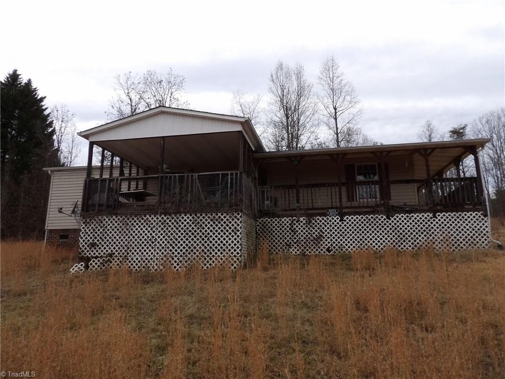 Manufactured Home at 1011 Thankful Church Road, Boomer NC 28606, photo 2 of 3