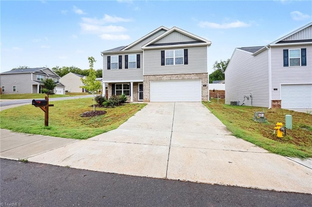 135 Carriage Cove Circle, Mocksville NC 27028