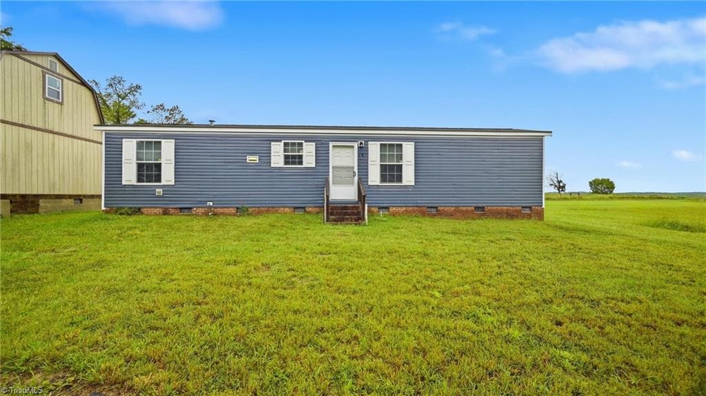 Manufactured Home at 692 Topnot Road, Yanceyville NC 27379, photo 3 of 25