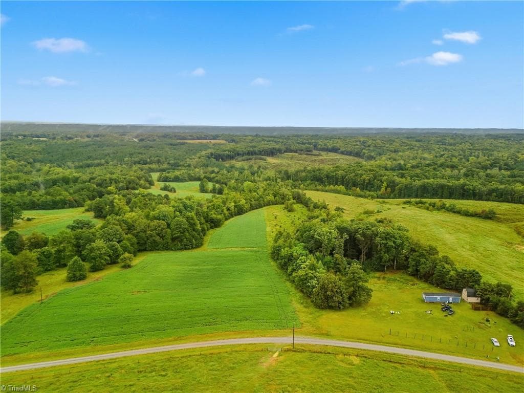692 Topnot Road, Yanceyville NC 27379
