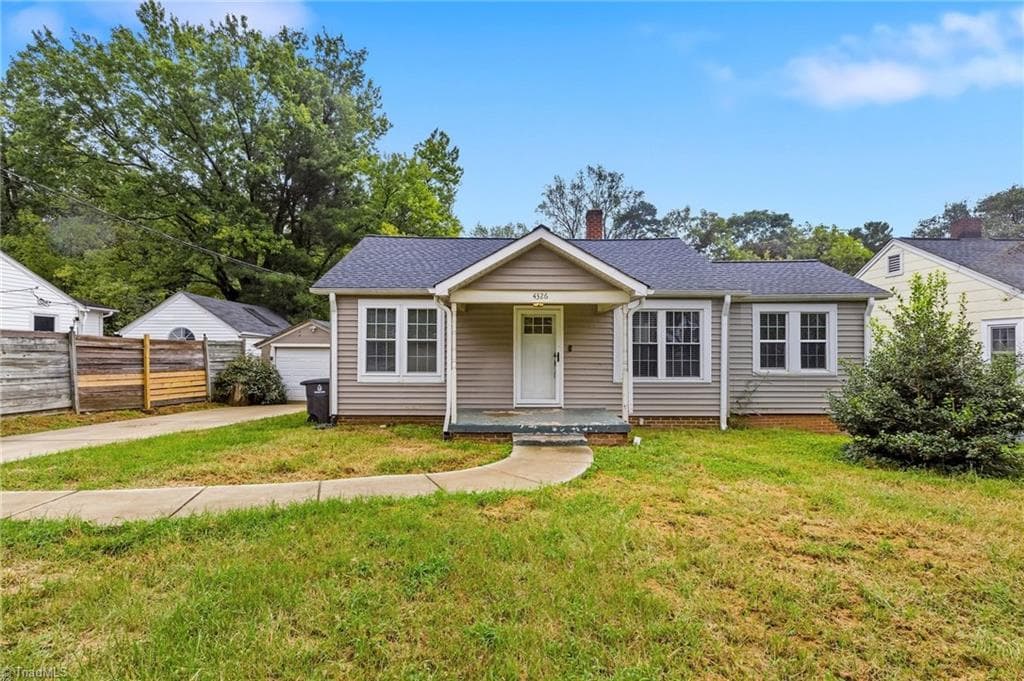 Stick/Site Built at 4326 Stokesdale Avenue, Winston-Salem NC 27101, Winston-Salem, photo 4 of 44