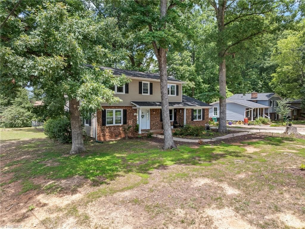 Stick/Site Built at 1001 Oakview Road, High Point NC 27265, photo 4 of 37