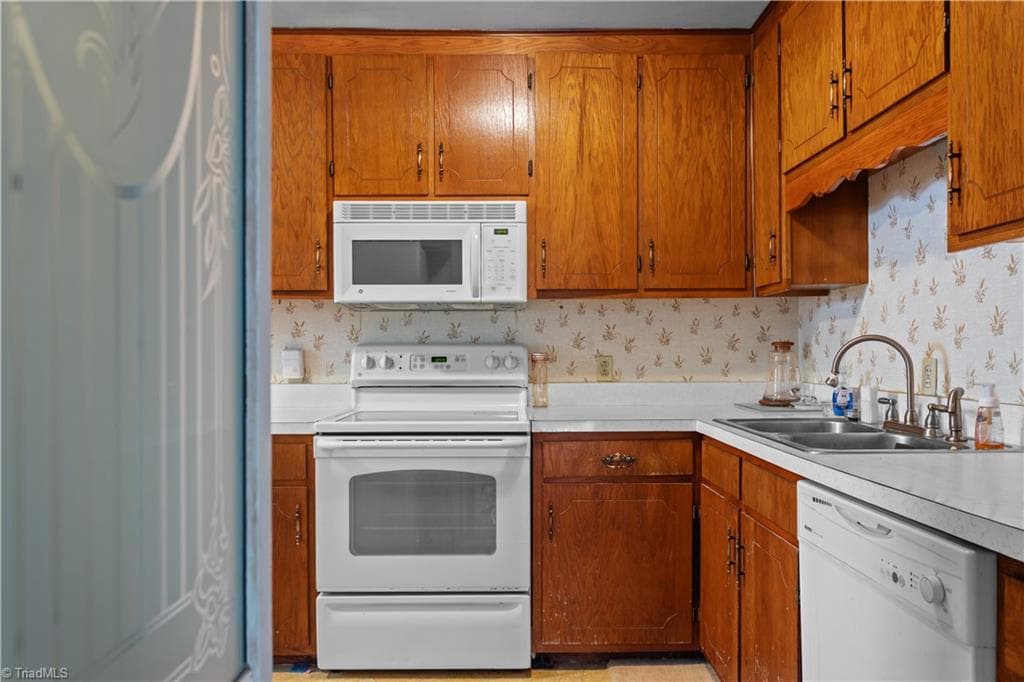 Stick/Site Built at 1402 Clegg Street, Greensboro NC 27407, photo 10 of 28