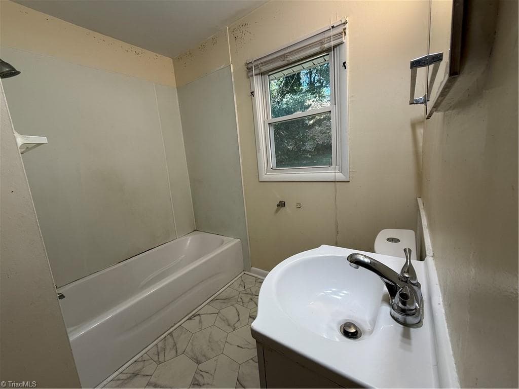 Stick/Site Built at 1318 Argonne Boulevard, Winston-Salem NC 27107, Winston-Salem, photo 6 of 6