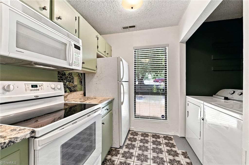 Stick/Site Built at 301 Village Lane # F, Greensboro NC 27409, photo 4 of 16