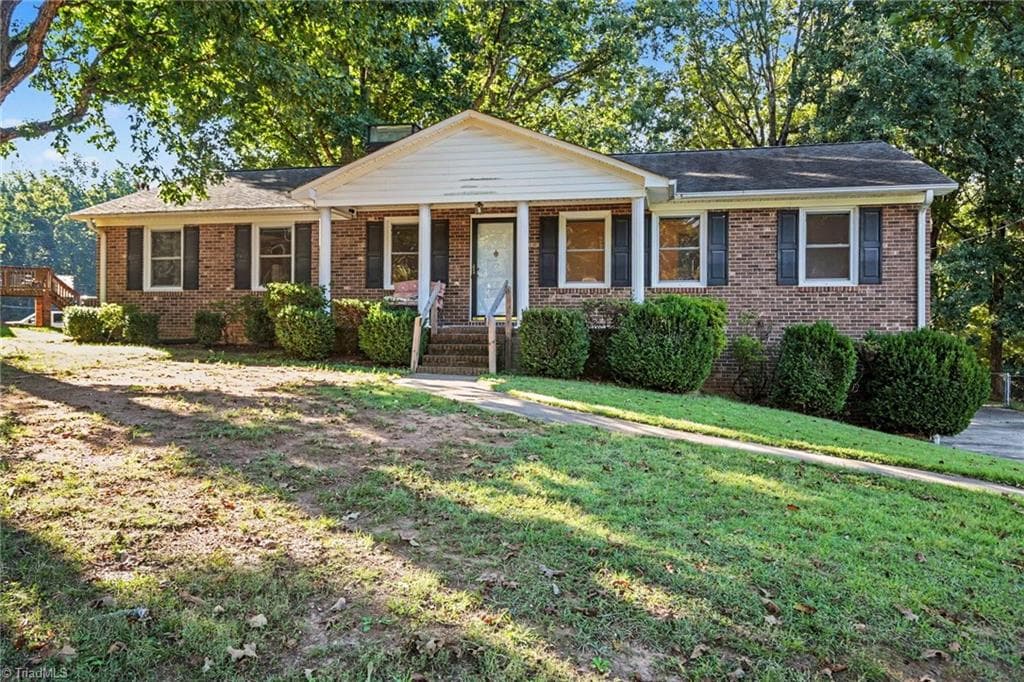 239 Saura Lane, Winston-Salem NC 27107