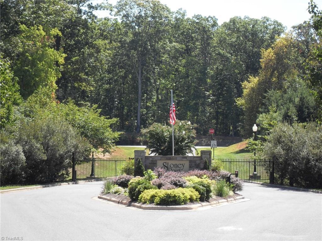 Single Family Residence at 497 Harbor Drive W, Lexington NC 27292, Lexington, photo 3 of 28