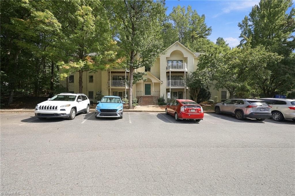 Welcome to Quaker Commons Condominium! - 5928 W Friendly Avenue # M, Greensboro NC 27410, Greensboro