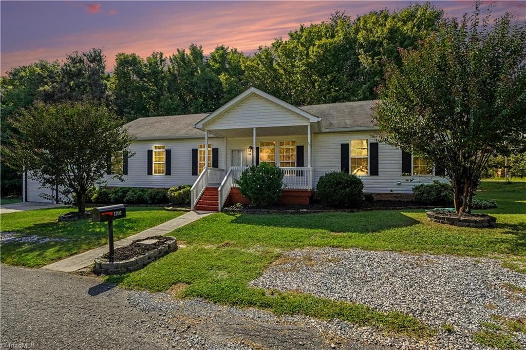1706 Whites Mill Road, High Point NC 27265