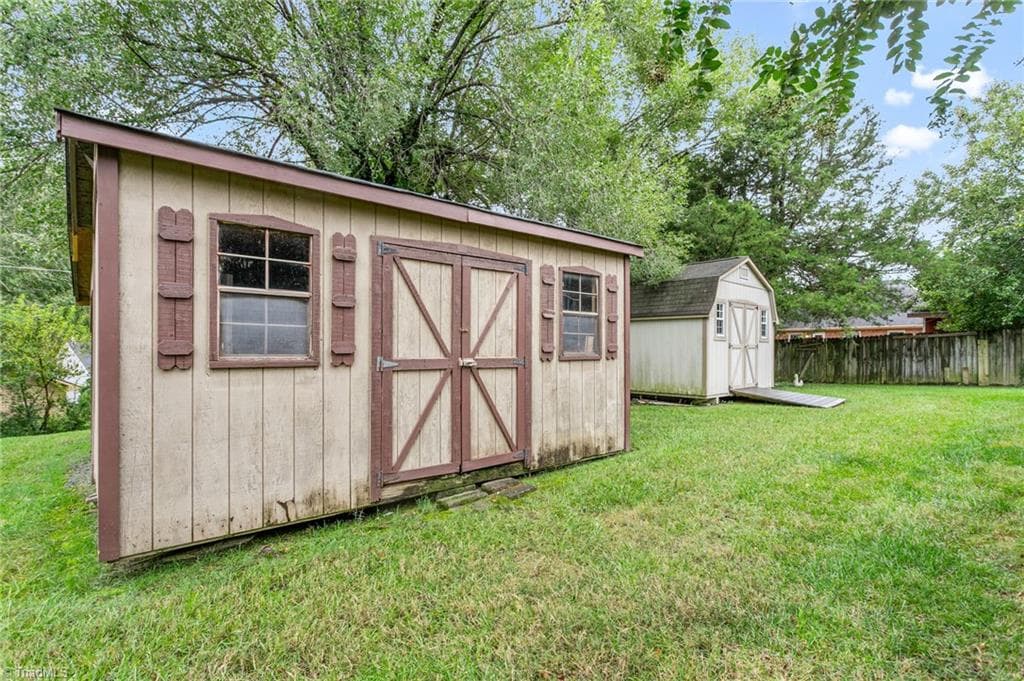 Stick/Site Built at 1609 Regency Drive, Burlington NC 27215, Burlington, photo 10 of 33