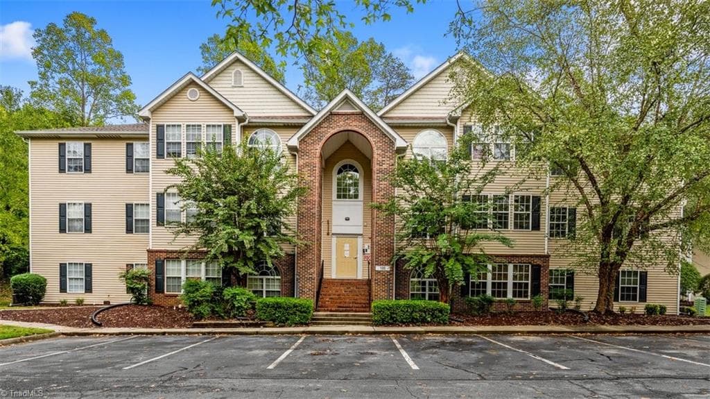 131 Ivy Glen Court, Winston-Salem NC 27127