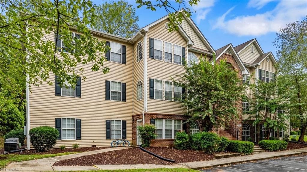 Stick/Site Built at 131 Ivy Glen Court, Winston-Salem NC 27127, Winston-Salem, photo 29 of 29