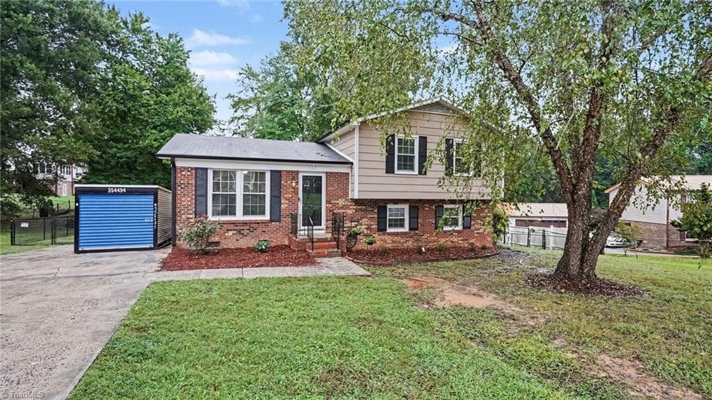 Stick/Site Built at 133 Enterprise Court, Lexington NC 27295, photo 2 of 26