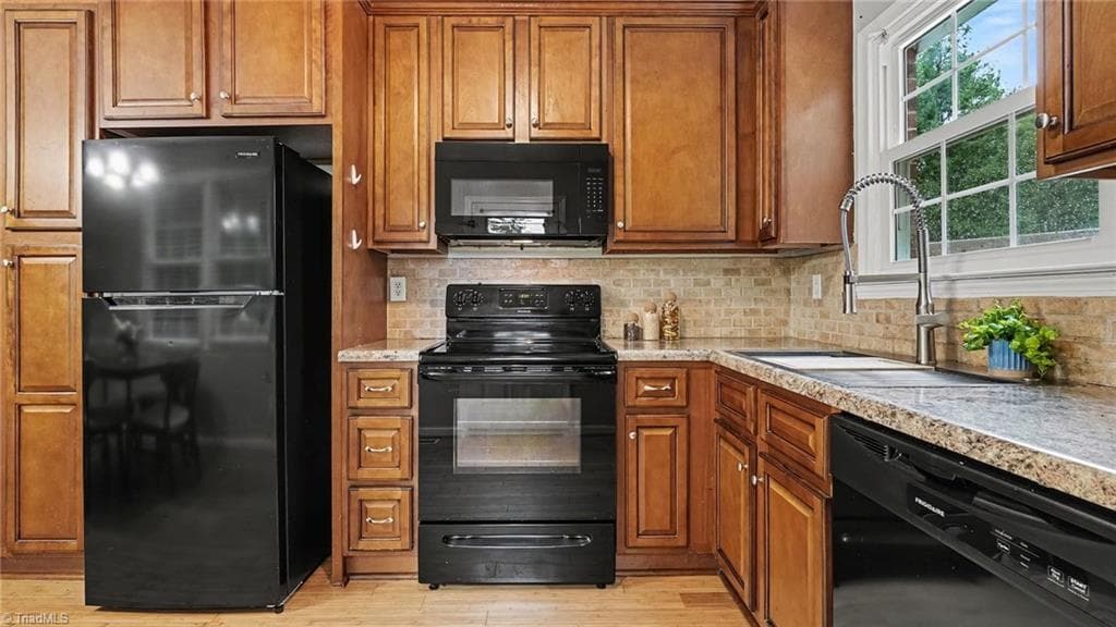 Stick/Site Built at 133 Enterprise Court, Lexington NC 27295, photo 8 of 26