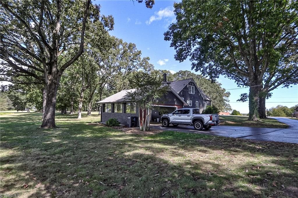 Stick/Site Built at 2659 US Highway 21, Hamptonville NC 27020, photo 5 of 48