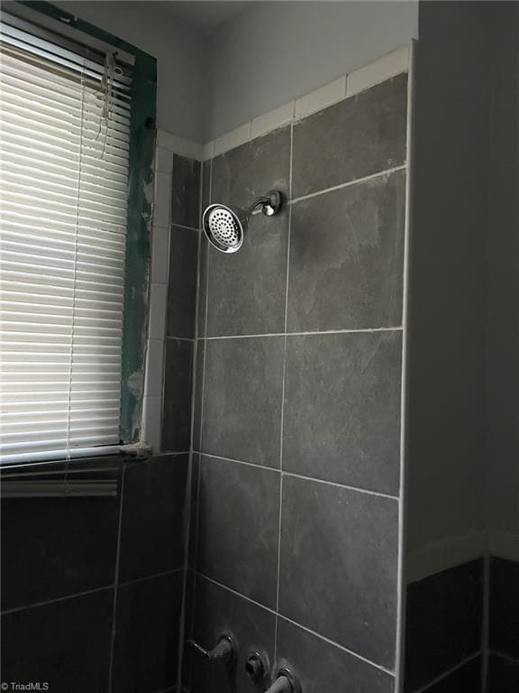 Stick/Site Built at 329 Bonner Street, Washington NC 27889, photo 17 of 35