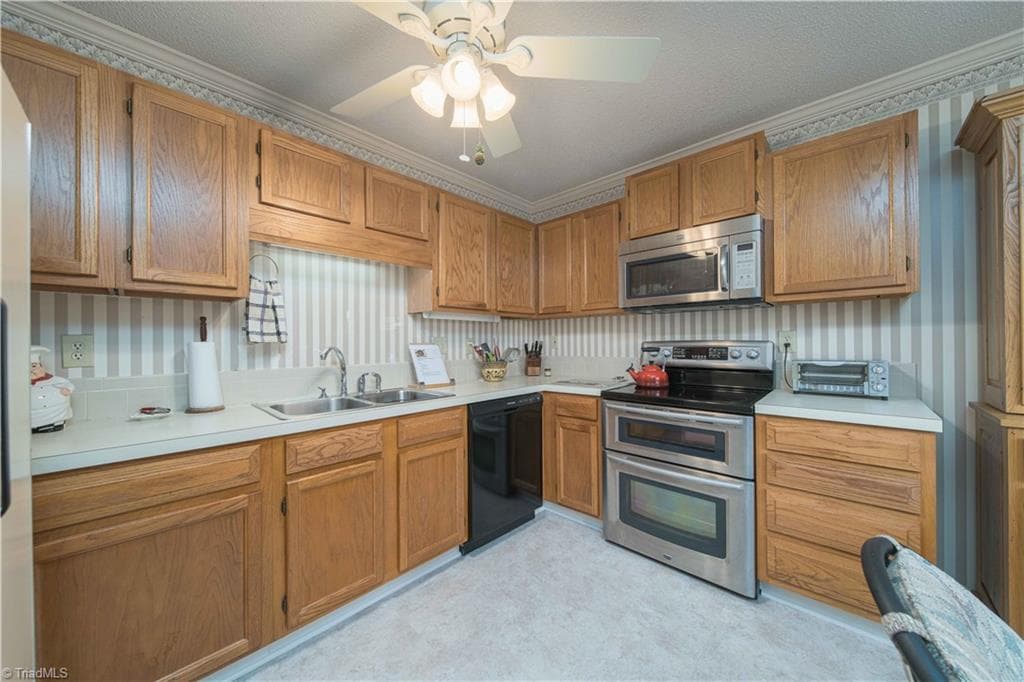 Stick/Site Built at 652 Lantern Ridge Drive, Winston-Salem NC 27104, photo 3 of 24
