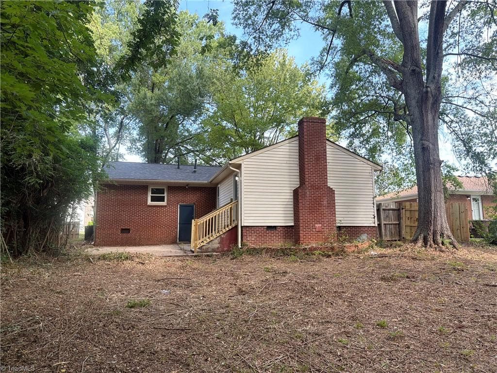 Stick/Site Built at 509 Greenbriar Road, Greensboro NC 27405, photo 5 of 17