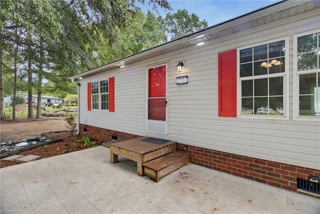 Manufactured Home at 202 Pond Trail, Reidsville NC 27320, Reidsville, photo 53 of 54