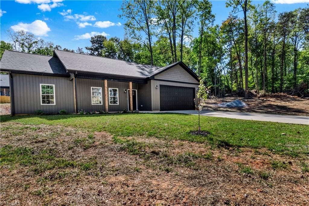 Stick/Site Built at 2328 Summerlin Street, Winston-Salem NC 27103, Winston-Salem, photo 33 of 34