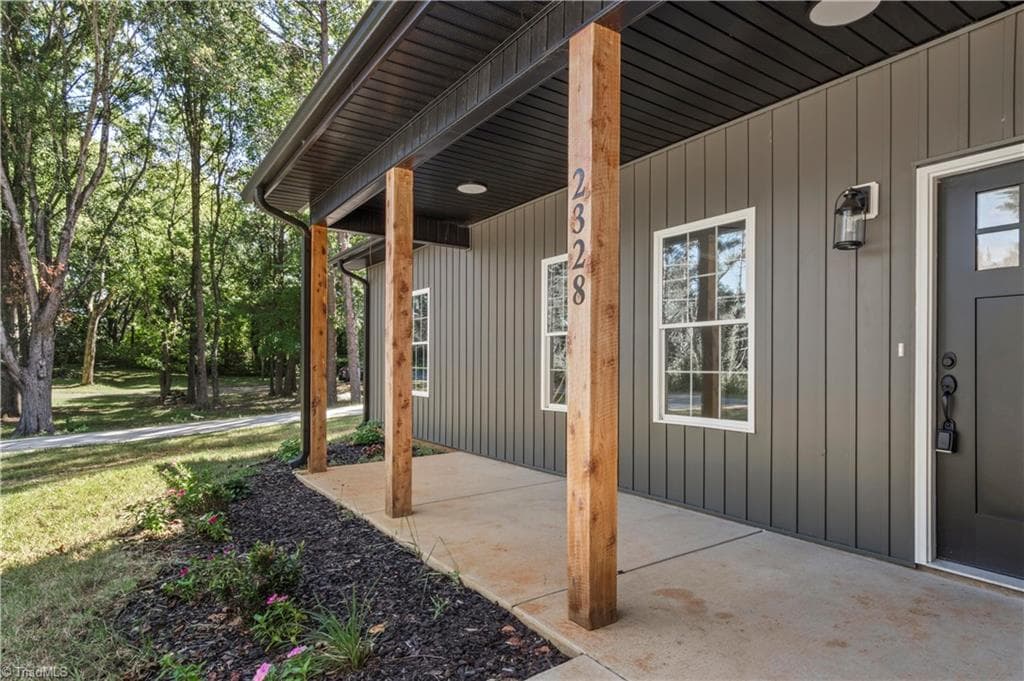 Stick/Site Built at 2328 Summerlin Street, Winston-Salem NC 27103, Winston-Salem, photo 4 of 34