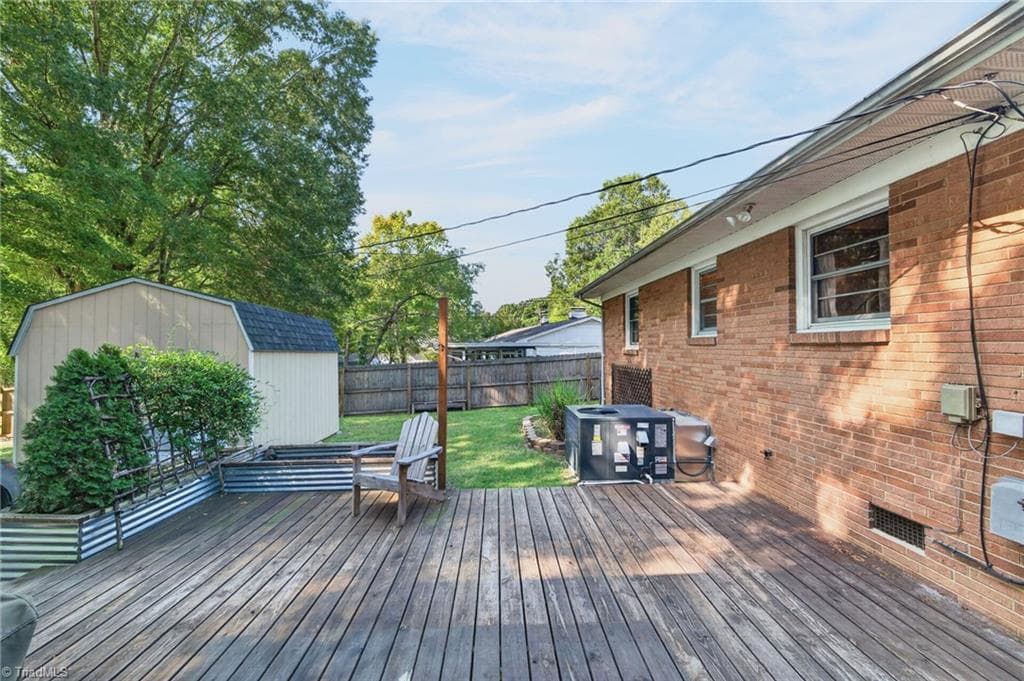 Stick/Site Built at 2308 Edgewood Avenue, Burlington NC 27215, Burlington, photo 18 of 21